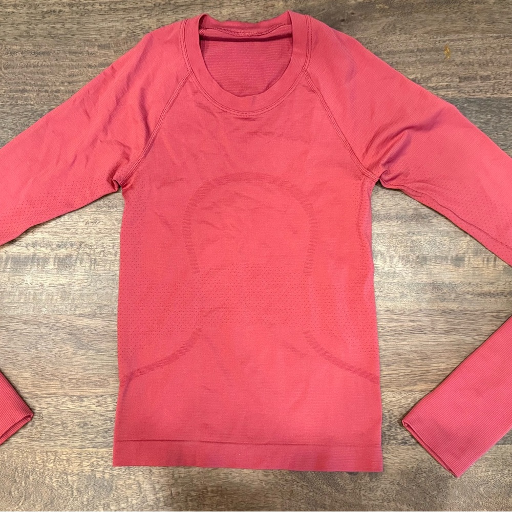 Lululemon Athletica long sleeve swiftly orange-red